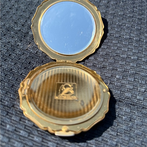 Stratton Vintage Floral Compact with Gold Accents - Picture 2 of 4